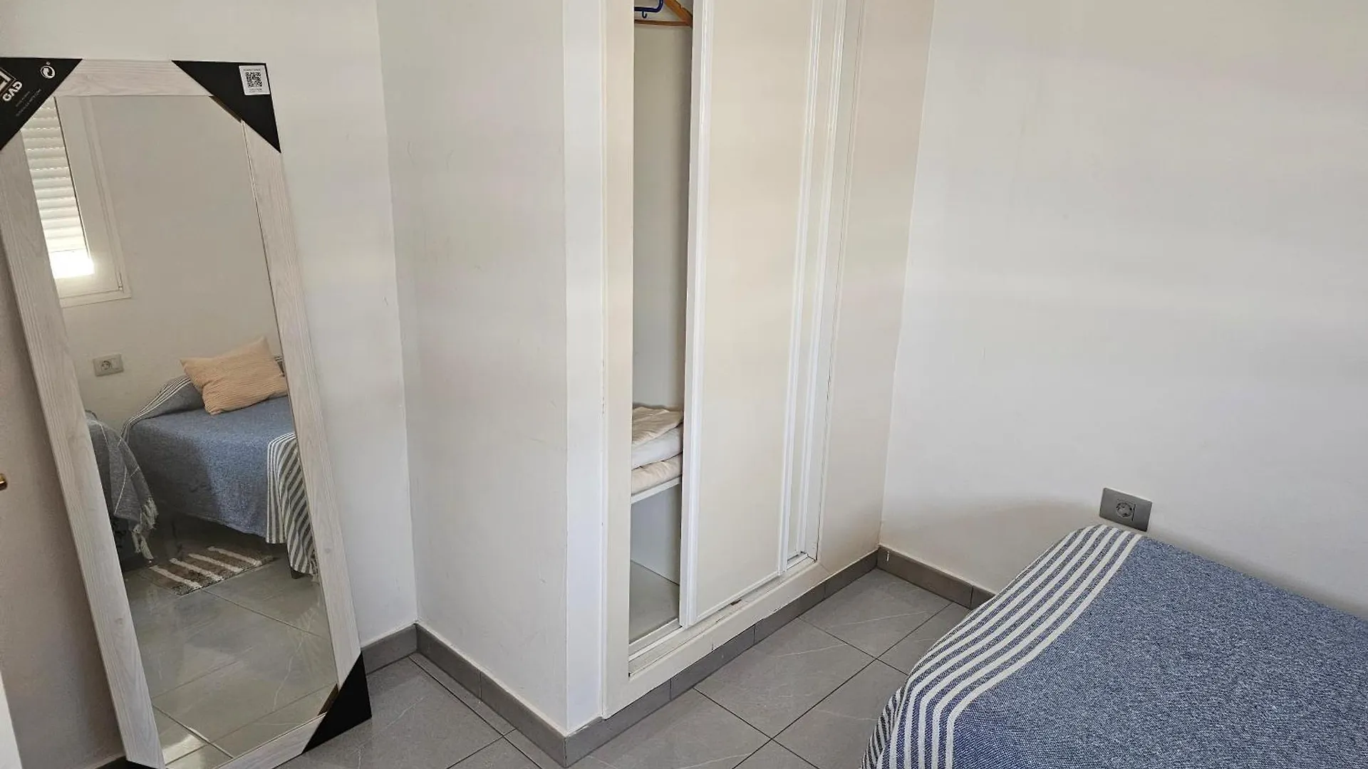 Habitacion Roque Del Conde アデヘ